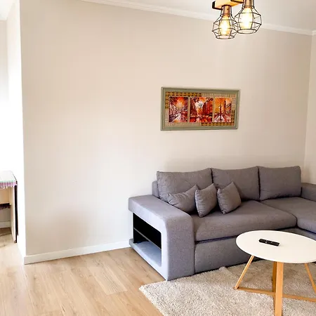 Modern At New Bazaar, * 티라나