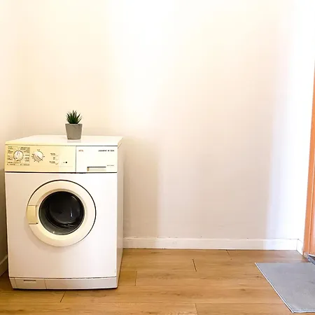 Modern At New Bazaar, 아파트 *