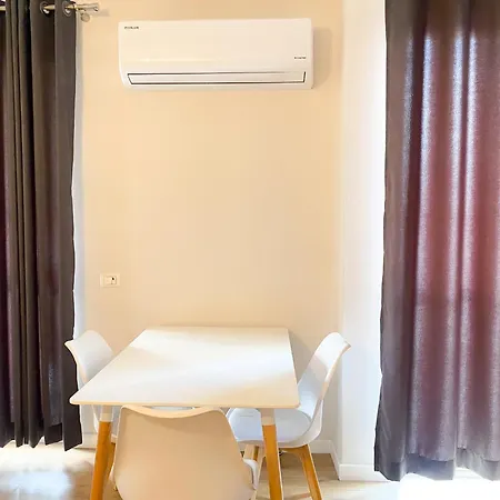 Apartment Modern At New Bazaar, *