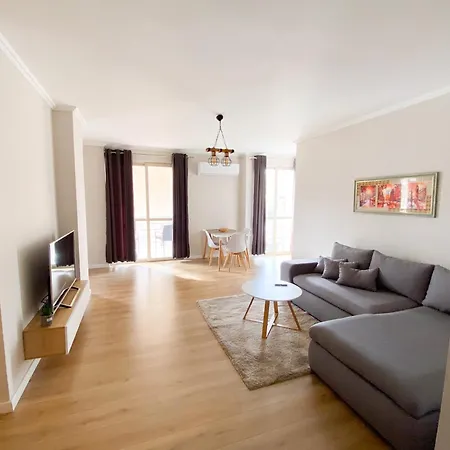 Apartment Modern At New Bazaar, *