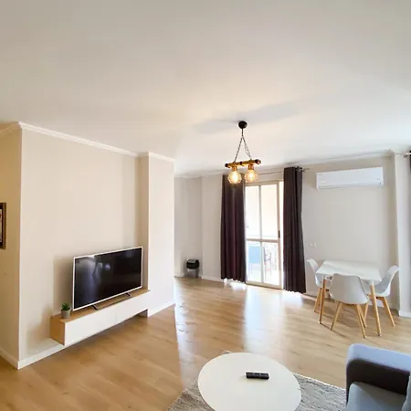 Apartment Modern At New Bazaar, *