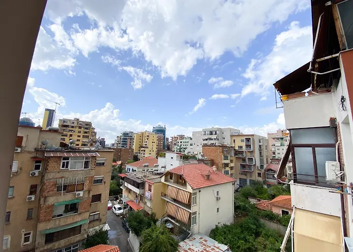 Modern At New Bazaar, * 地拉那