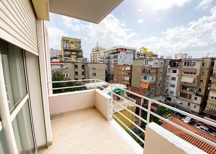 Modern At New Bazaar, 公寓 *