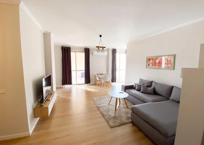 Apartment Modern At New Bazaar, *