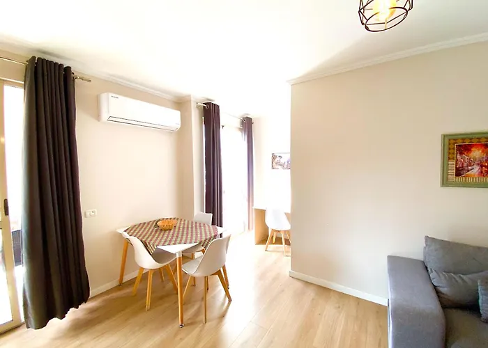 Modern At New Bazaar, 公寓 地拉那